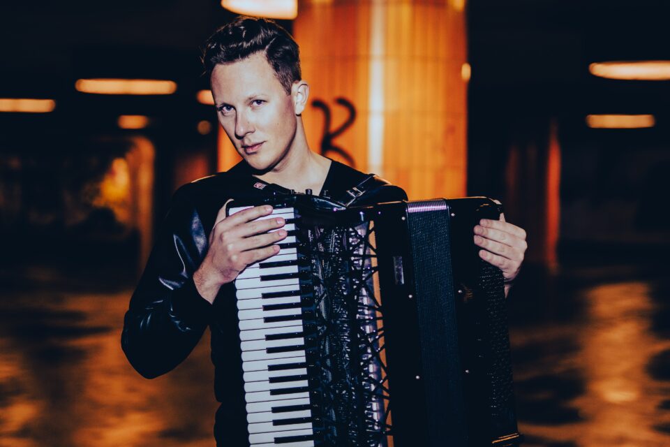 Martynas Levickis – Magische Trickkiste Akkordeon